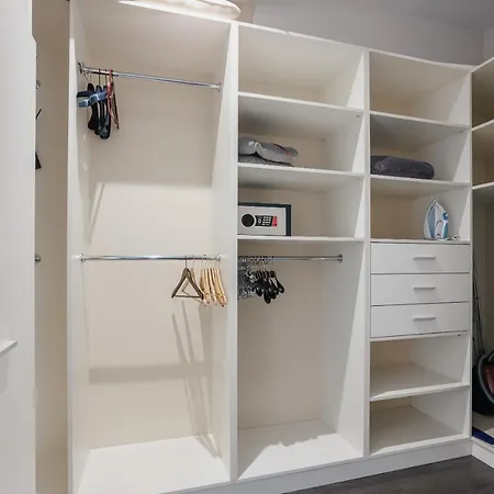 Pearl Apartment *
