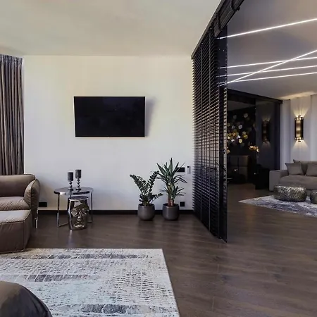 Pearl Odesa