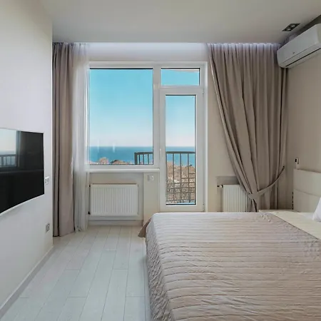 Pearl Apartment *