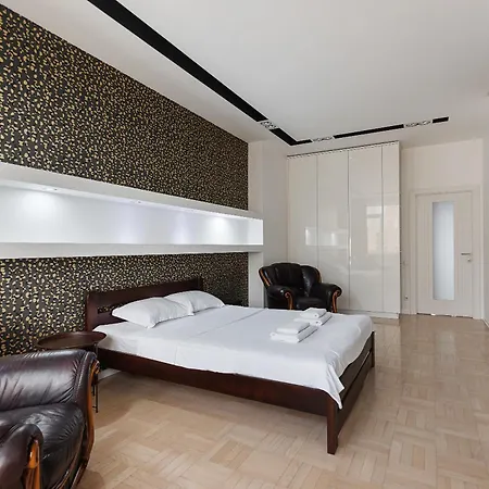 Pearl Apartment *